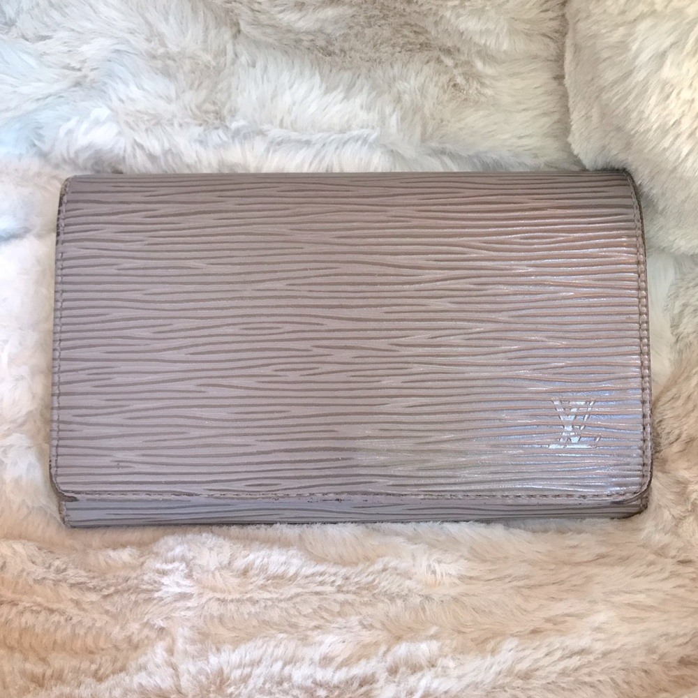 Louis Vuitton Lilac Pepper EPI Leather Wallet
